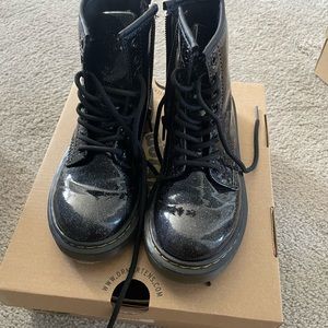 Dr. Martens KIDS BOOTS